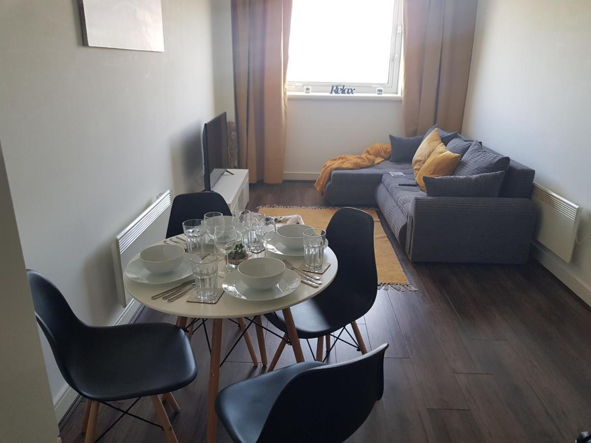 Spacious 1 Bed Relocation Apartment Free Parking, Brierley Hill Dış mekan fotoğraf
