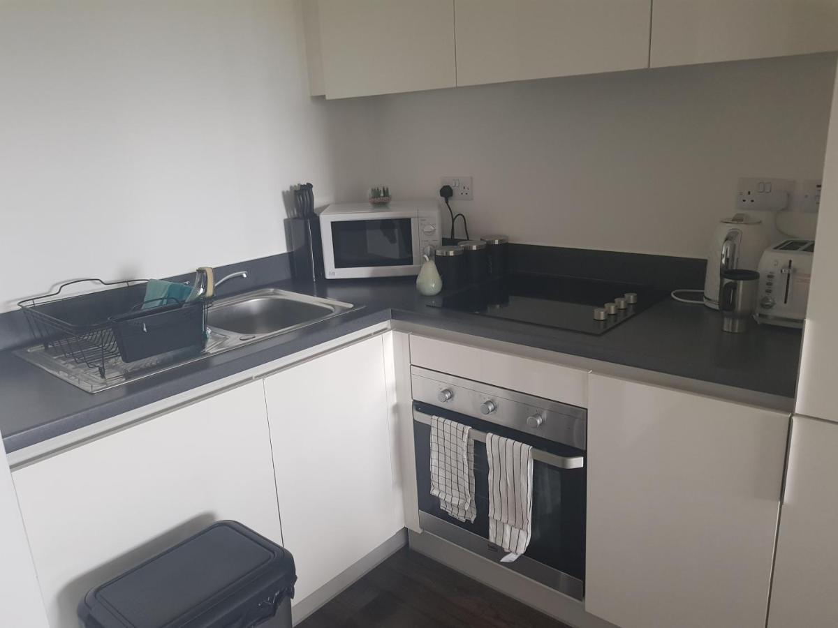 Spacious 1 Bed Relocation Apartment Free Parking, Brierley Hill Dış mekan fotoğraf
