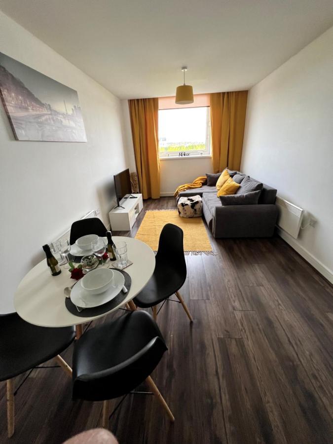 Spacious 1 Bed Relocation Apartment Free Parking, Brierley Hill Dış mekan fotoğraf
