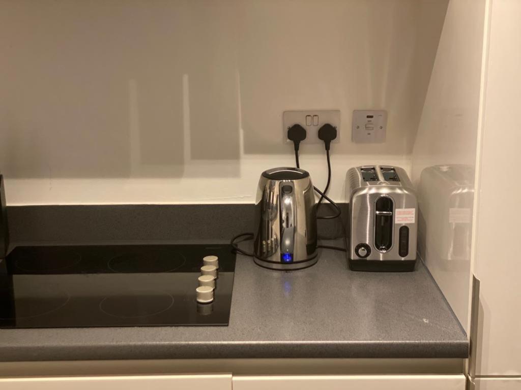 Spacious 1 Bed Relocation Apartment Free Parking, Brierley Hill Dış mekan fotoğraf