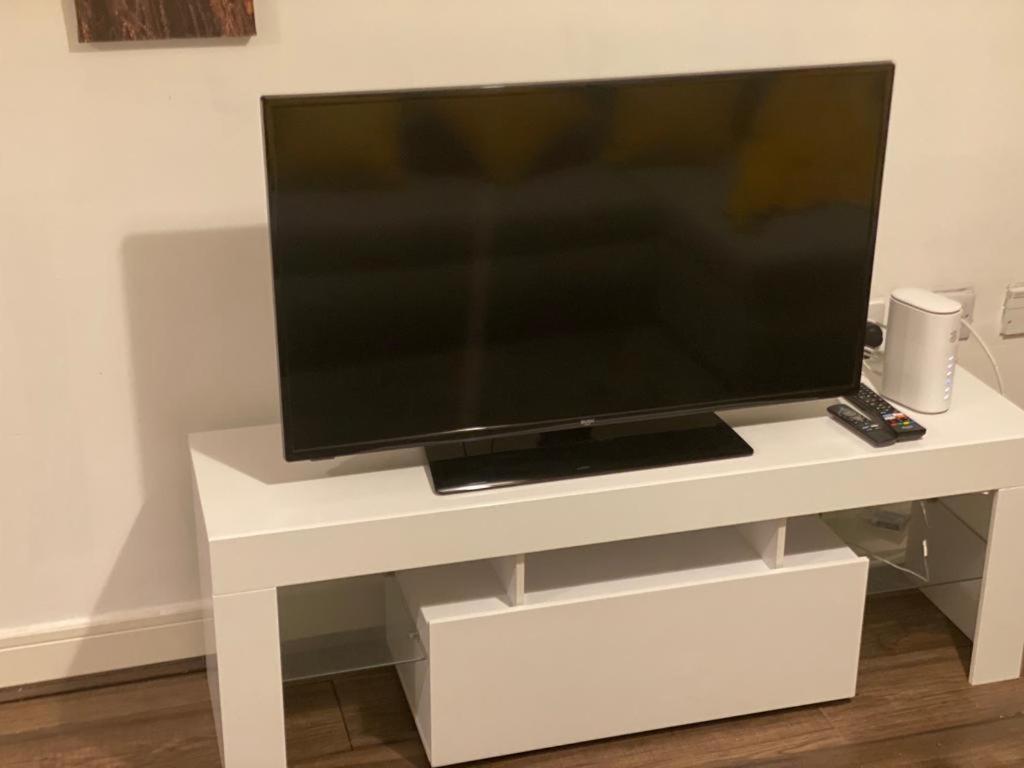 Spacious 1 Bed Relocation Apartment Free Parking, Brierley Hill Dış mekan fotoğraf